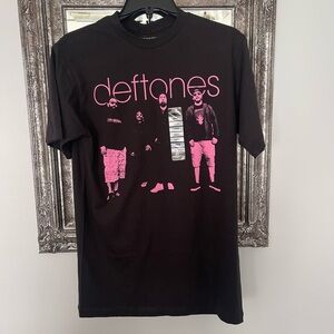 NWT - Deftones Graphic T-Shirt - Size L